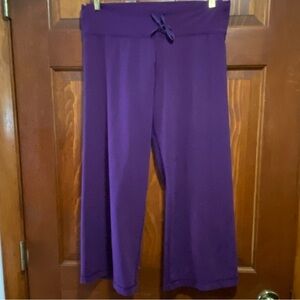 Lululemon Women’s Wide-Leg Crop Pants Plum Size 8